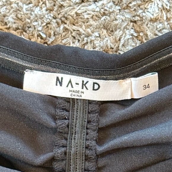 NA-KD off the shoulder draped top in black size US2 (34) - Picture 6 of 7